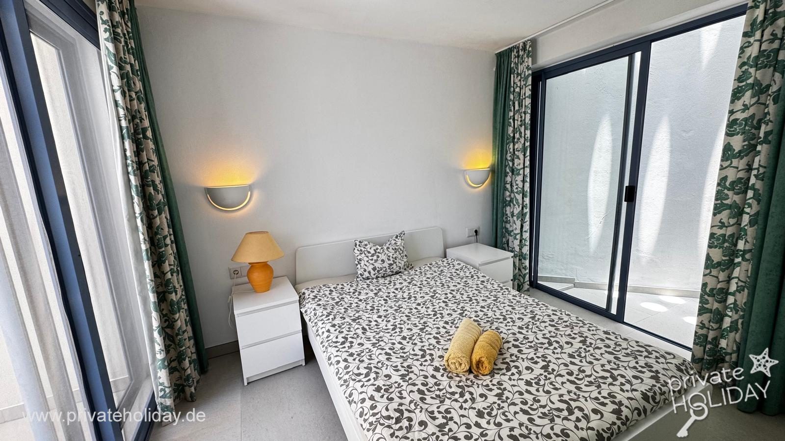Camera luminosa con letto matrimoniale e porta finestra – Costa Calma, Fuerteventura