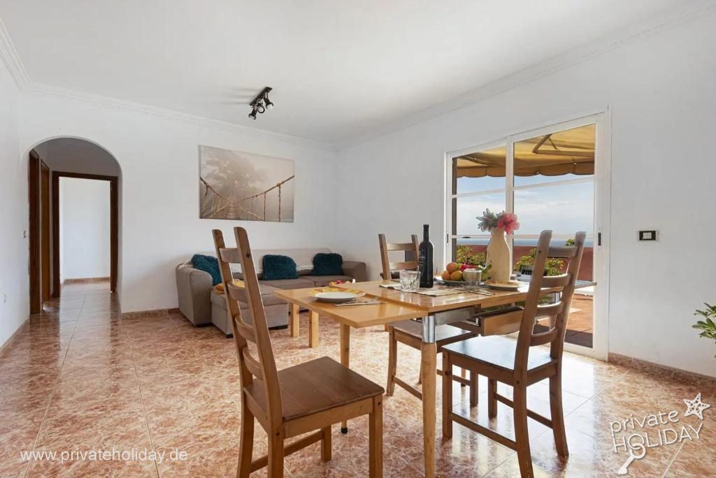 Coin repas avec canapé et accès terrasse – Puerto de la Cruz, Ténérife